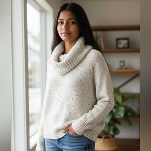 Joie ladies cowl neck sweater xxs. Oversized. Long sleeves white with grey